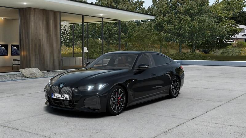 Zwart Nieuw 2025 BMW i4 Comfort Edition Sedan | € 73.175 (Eerlijke prijs) - Afbeelding 1/4