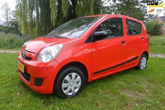 Rood Gebruikt 2011 Daihatsu Cuore Hatchback | € 2.150 (Eerlijke prijs) - Afbeelding 1/4