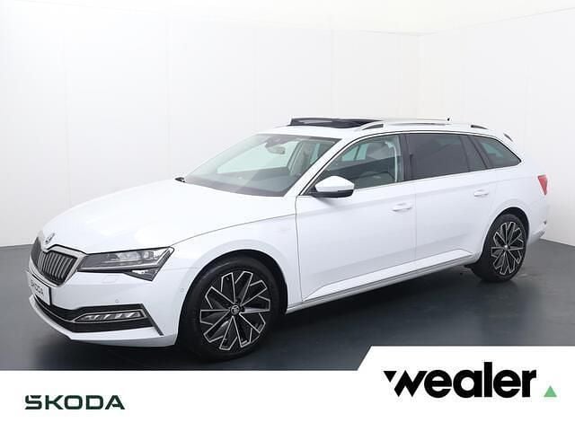 Occasion Skoda Superb LAURIN & KLEMENT 218 PK (160 kW) 2023 Wit (metallic) Stationwagen