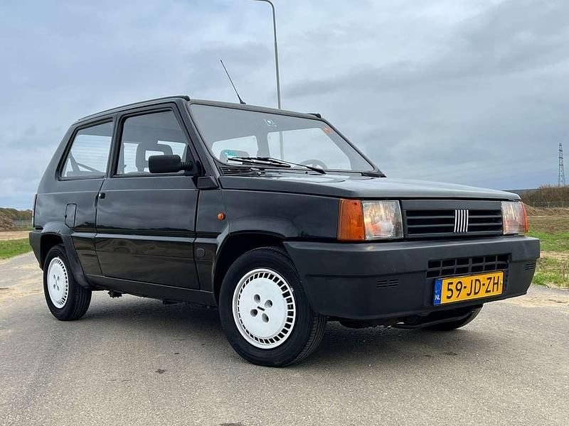 Zwart Gebruikt 2002 Fiat Panda Young Hatchback | € 1.950 - Afbeelding 1/4