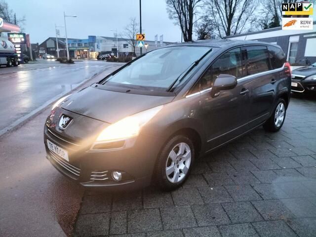 Grijs Gebruikt 2011 Peugeot 5008 MPV | € 3.999 (Eerlijke prijs) - Afbeelding 1/4