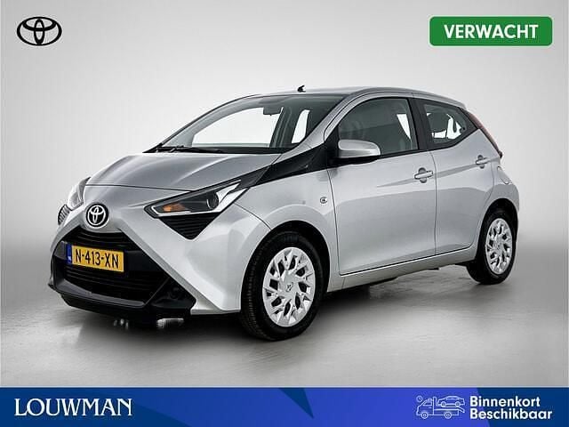 Grijs Gebruikt 2022 Toyota Aygo X-play Hatchback | € 13.900 (Eerlijke prijs) - Afbeelding 1/4
