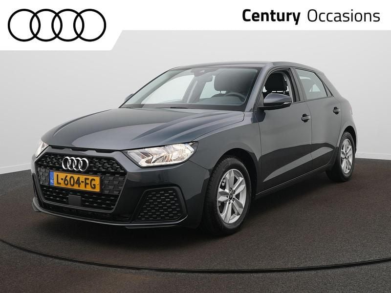 Grijs, metallic lak Gebruikt 2021 Audi A1 Sportback Proline Hatchback | € 18.900 (Goede deal) - Afbeelding 1/4