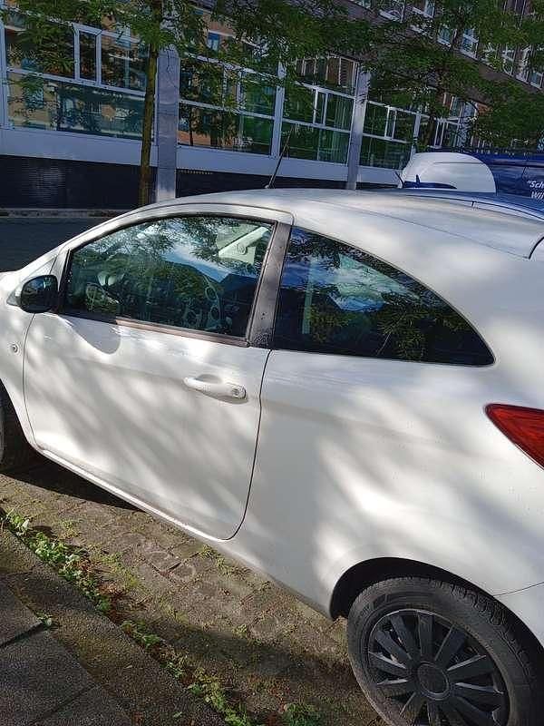 Wit Gebruikt 2013 Ford Ka S Hatchback | € 3.200 (Eerlijke prijs) - Afbeelding 1/4