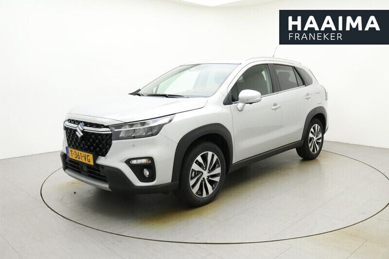 Grijs Nieuw 2024 Suzuki SX4 S-Cross Style SUV | € 31.645 (Eerlijke prijs) - Afbeelding 1/4