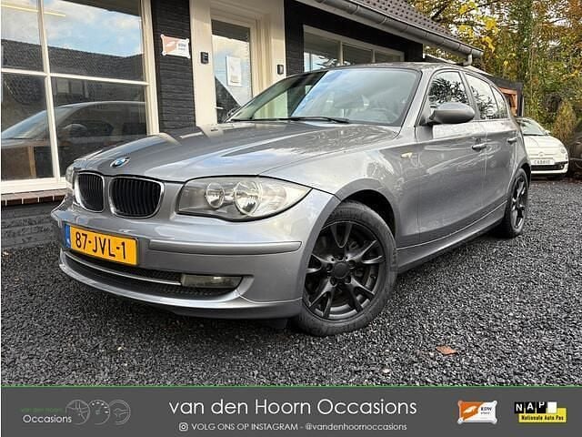 Grijs Gebruikt 2009 BMW 118 Hatchback | € 1.999 (Super prijs) - Afbeelding 1/4