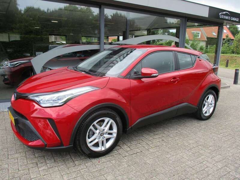 Rood, metallic lak Gebruikt 2023 Toyota C-HR Active SUV | € 26.950 (Goede deal) - Afbeelding 1/4