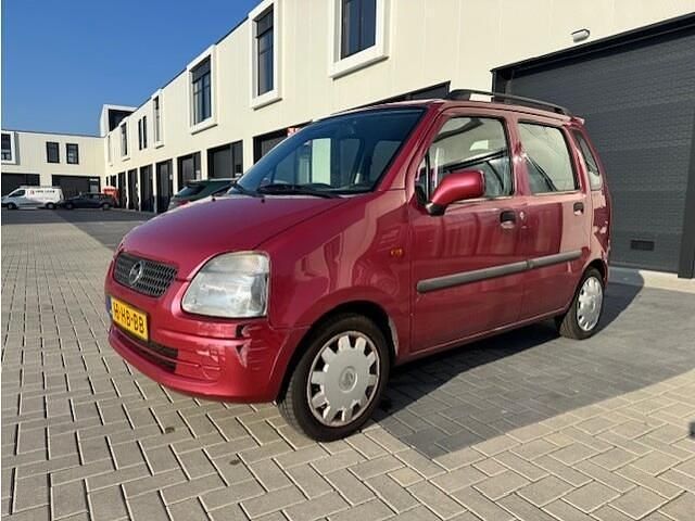 Rood Occasion 2001 Opel Agila Comfort Hatchback | € 1.199 (Eerlijke prijs) - Afbeelding 1/4