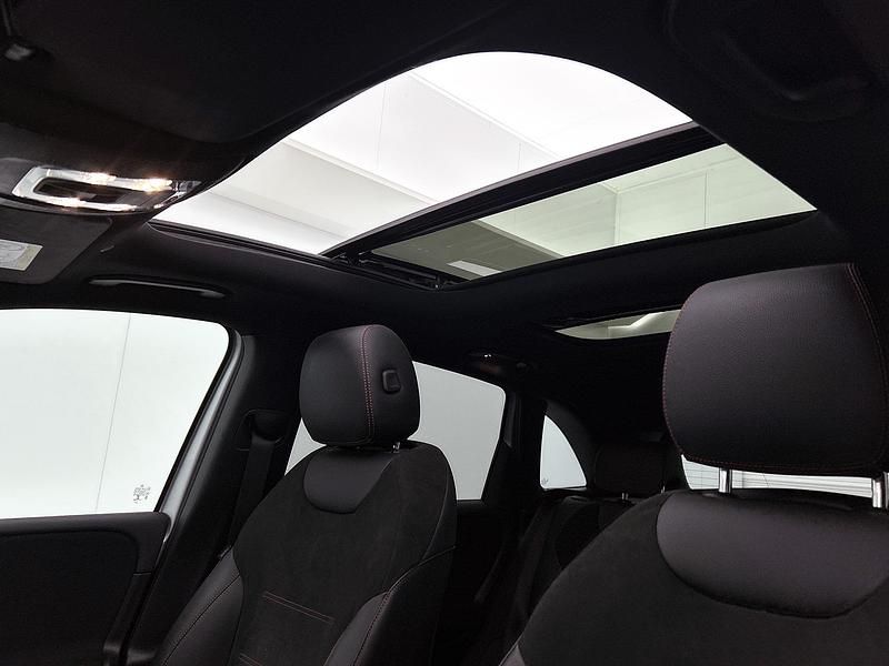 Occasion Mercedes B180 AMG line 150 PK (110 kW) 2023 Grijs MPV