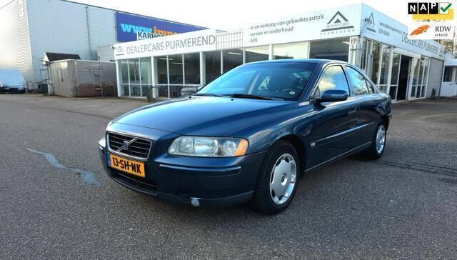 Blauw, metallic lak Gebruikt 2006 Volvo S60 Sedan | € 5.250 (Iets duurder) - Afbeelding 1/4