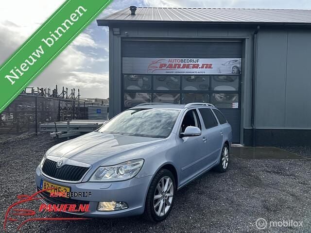 Blauw Gebruikt 2011 Skoda Octavia Stationwagen | € 2.850 (Goede deal) - Afbeelding 1/4