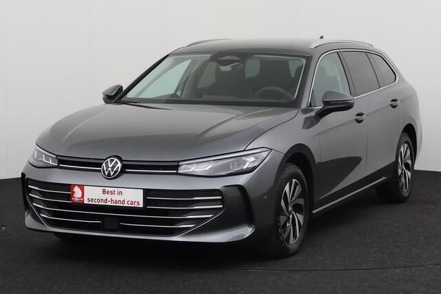 Grijs Gebruikt 2024 VW Passat Business Stationwagen | € 38.495 (Eerlijke prijs) - Afbeelding 1/4