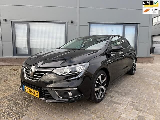 Zwart Gebruikt 2019 Renault Mégane IV Bose Edition Hatchback | € 14.450 (Eerlijke prijs) - Afbeelding 1/4