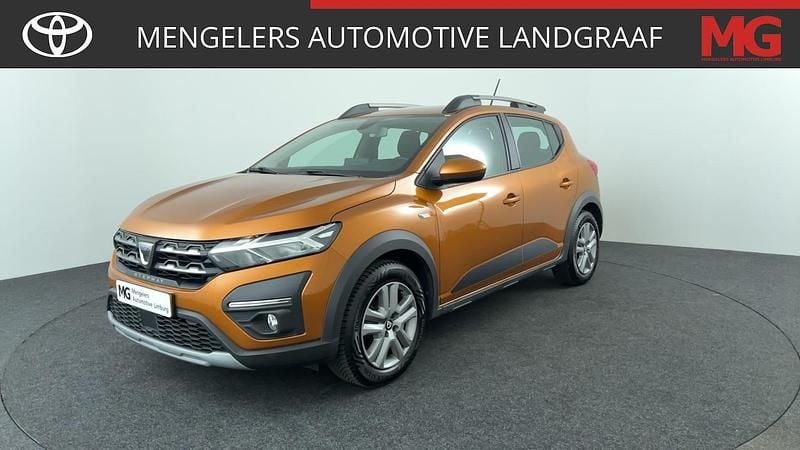 Oranje Gebruikt 2022 Dacia Sandero Essentiel Hatchback | € 13.400 (Goede deal) - Afbeelding 1/4