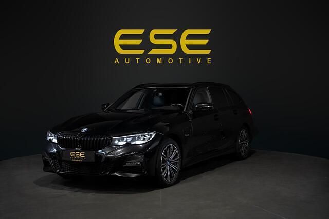 Zwart Occasion 2022 BMW 330 M Sport Stationwagen | € 29.995 (Goede deal) - Afbeelding 1/4