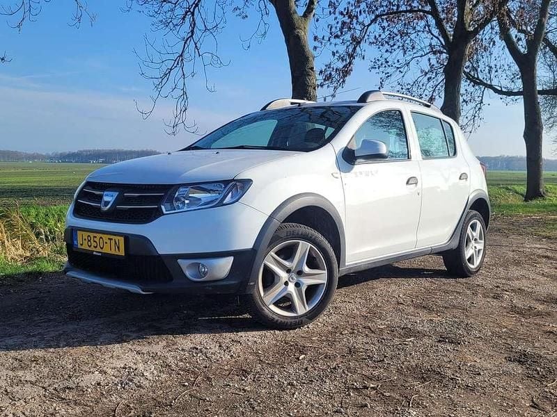 Wit Gebruikt 2014 Dacia Sandero Stepway Hatchback | € 4.950 (Super prijs) - Afbeelding 1/4