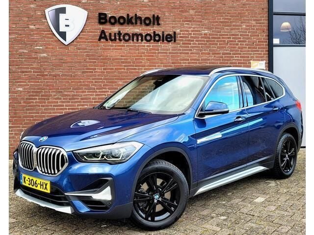 Blauw, metallic lak Gebruikt 2021 BMW X1 xLine SUV | € 24.950 (Super prijs) - Afbeelding 1/4