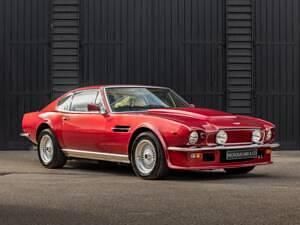 Roodwindsor red Gebruikt 1985 Aston Martin V8 Vantage Coupé | € 323.496 - Afbeelding 1/4