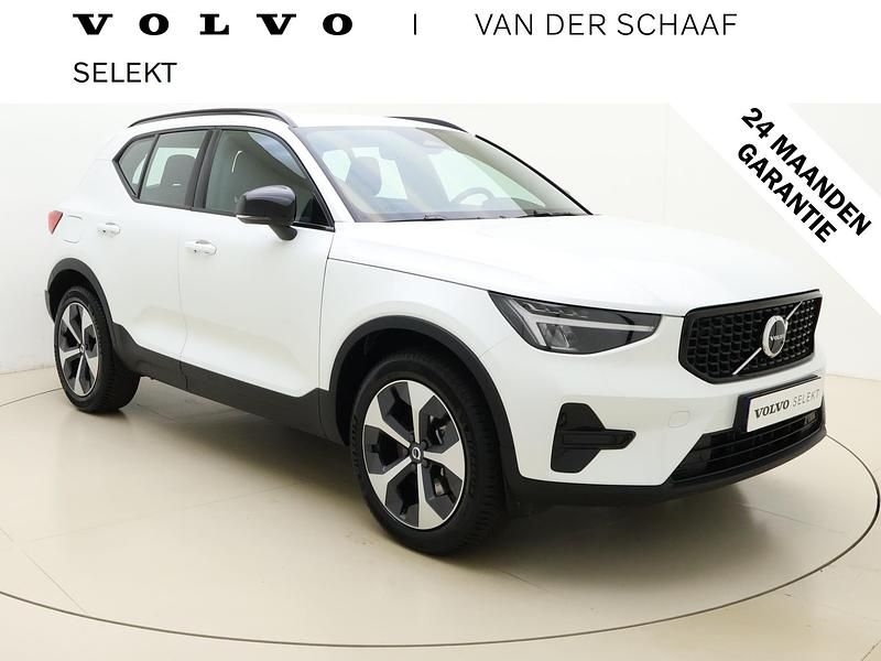 Wit Gebruikt 2024 Volvo XC40 Plus SUV | € 44.800 (Eerlijke prijs) - Afbeelding 1/4