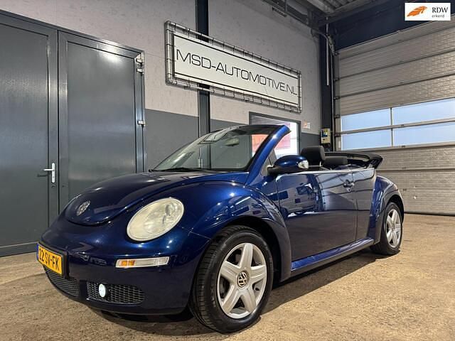 Blauw Gebruikt 2006 VW Beetle Highline Cabriolet | € 2.949 (Eerlijke prijs) - Afbeelding 1/4