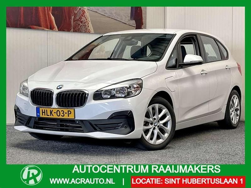 Wit Occasion 2019 BMW 225 Executive MPV | € 17.635 - Afbeelding 1/4