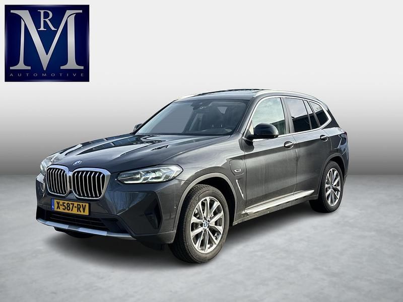 Grijs Occasion 2024 BMW X3 SUV | € 37.899 - Afbeelding 1/4