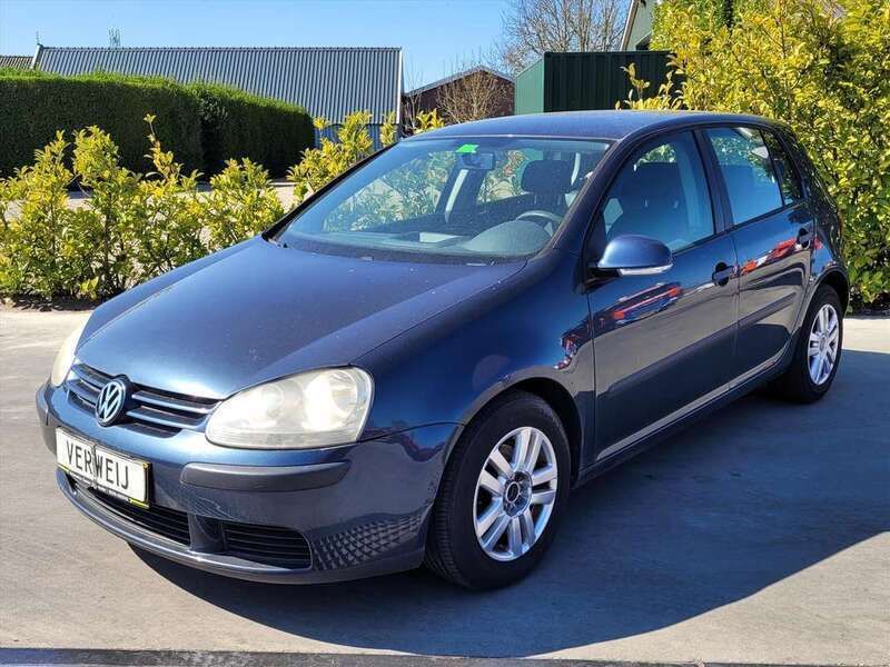Grijs Gebruikt 2006 VW Golf V Trendline Hatchback | € 2.250 (Eerlijke prijs) - Afbeelding 1/4