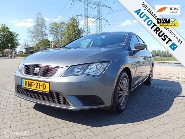 Grijs Gebruikt 2015 Seat Leon Reference Hatchback | € 9.999 (Eerlijke prijs) - Afbeelding 1/4