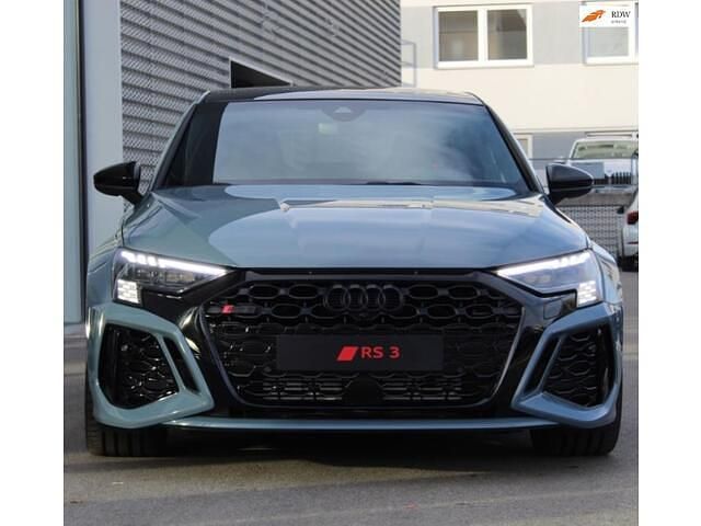 Grijs Gebruikt 2023 Audi RS3 Premium Hatchback | € 71.400 (Iets duurder) - Afbeelding 1/2