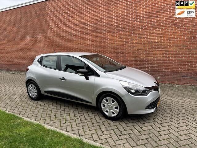 Grijs Gebruikt 2013 Renault Clio IV Authentique Hatchback | € 3.450 (Goede deal) - Afbeelding 1/4