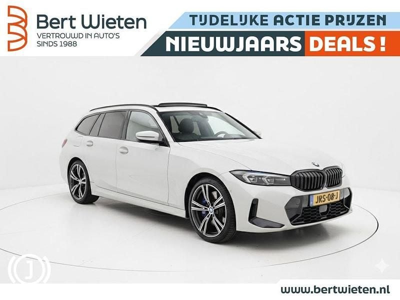 Wit Occasion 2023 BMW 330 Stationwagen | € 42.400 (Eerlijke prijs) - Afbeelding 1/3