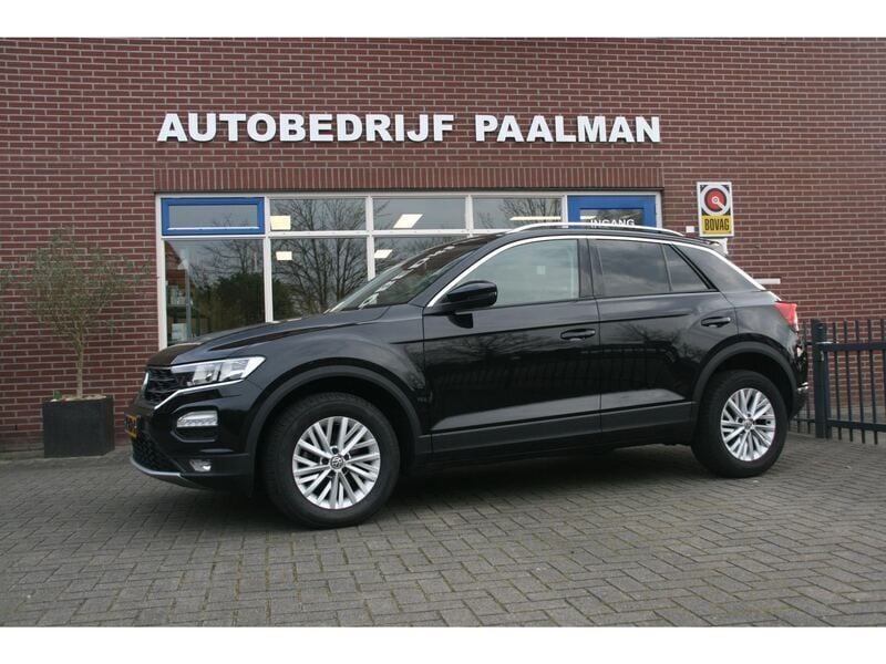 Zwart Gebruikt 2018 VW T-Roc Style SUV | € 16.900 (Iets duurder) - Afbeelding 1/4