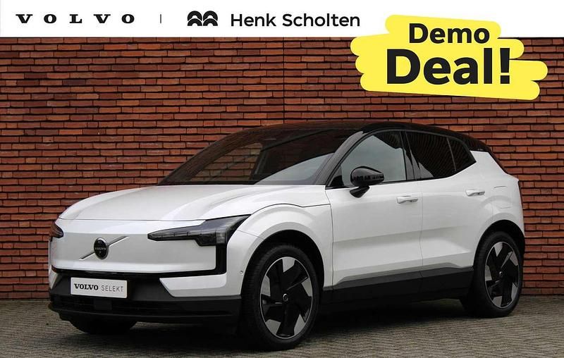 Wit Gebruikt 2023 Volvo EX30 Plus SUV | € 34.950 (Eerlijke prijs) - Afbeelding 1/4