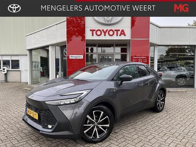 Grijs Occasion 2025 Toyota C-HR Edition SUV | € 34.845 (Eerlijke prijs) - Afbeelding 1/4