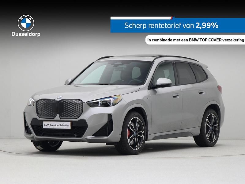 Grijs Gebruikt 2025 BMW iX1 M Sport SUV | € 46.450 - Afbeelding 1/4