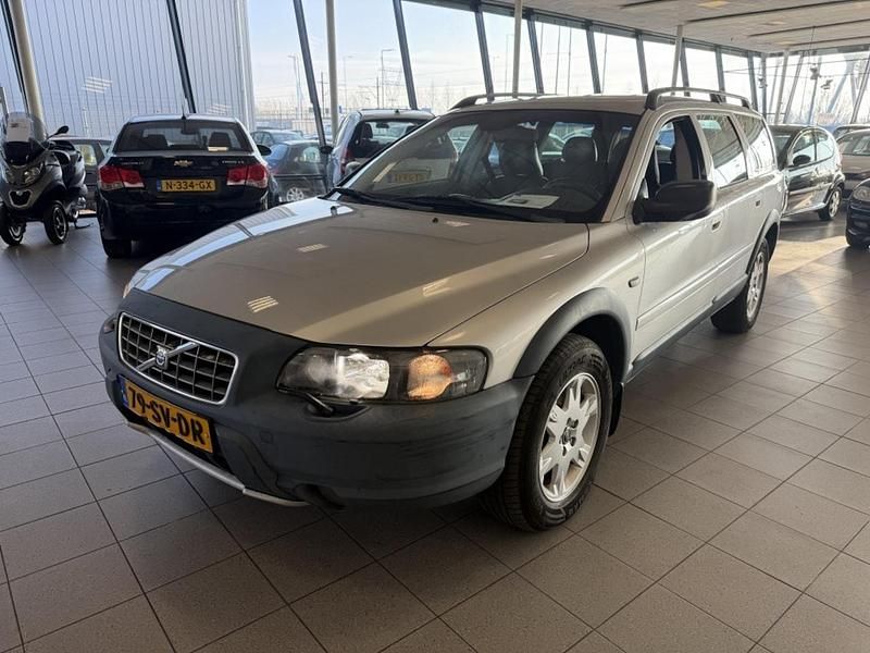 Grijs (metallic) Occasion 2002 Volvo V70 Stationwagen | € 3.440 (Goede deal) - Afbeelding 1/4
