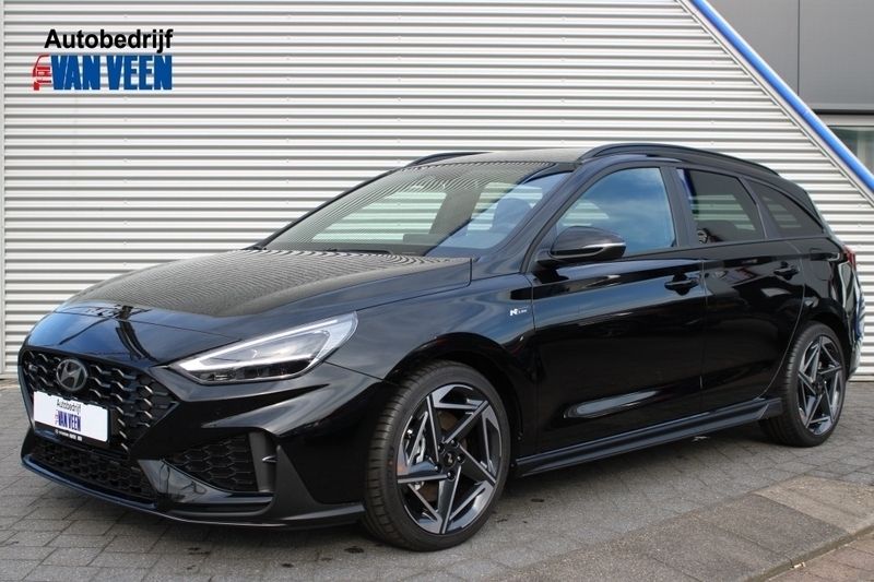 Zwart Nieuw 2025 Hyundai i30 N Line Stationwagen | € 36.690 (Eerlijke prijs) - Afbeelding 1/4