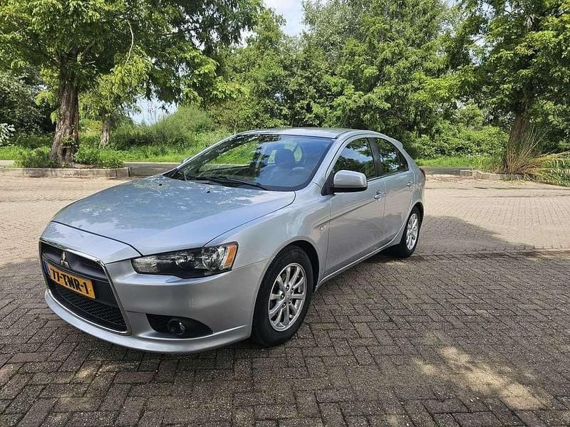 Grijs Gebruikt 2012 Mitsubishi Lancer Edition Hatchback | € 6.500 (Eerlijke prijs) - Afbeelding 1/4