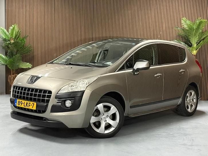 Grijs Gebruikt 2010 Peugeot 3008 GT MPV | € 4.745 (Eerlijke prijs) - Afbeelding 1/4