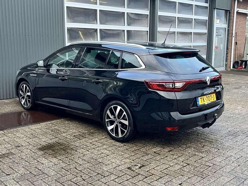 Occasion Renault Mégane GrandTour LIMITED 142 PK (104 kW) 2018 Zwart Stationwagen
