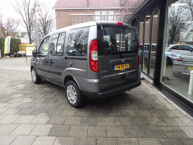 Occasion Fiat Doblò Dynamic 78 PK (57 kW) 2008 Grijs MPV