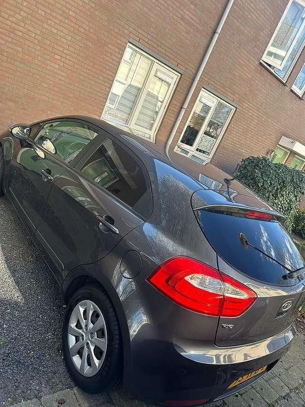 Occasion Kia Rio Plus 86 PK (63 kW) 2012 Grijs MPV