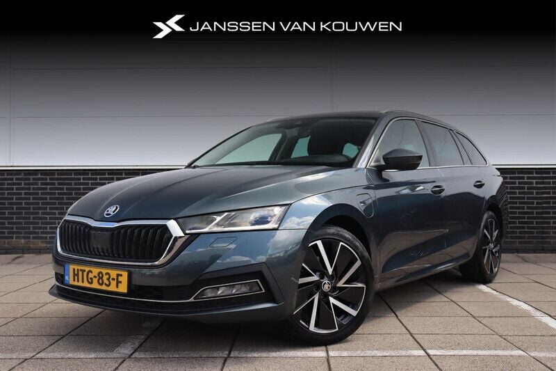 Grijs Gebruikt 2021 Skoda Octavia Business Line Stationwagen | € 25.745 (Eerlijke prijs) - Afbeelding 1/4