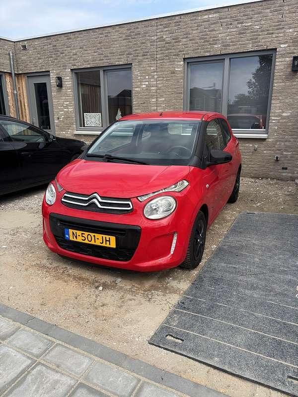 Rood Gebruikt 2015 Citroën C1 Feel Hatchback | € 4.750 (Eerlijke prijs) - Afbeelding 1/4