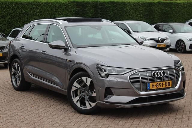 Grijs Gebruikt 2019 Audi e-tron SUV | € 24.950 (Super prijs) - Afbeelding 1/4