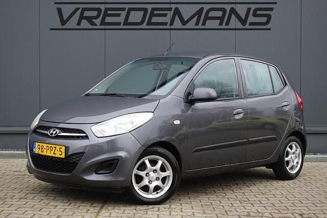 Grijs Gebruikt 2011 Hyundai i10 Hatchback | € 1.750 (Goede deal) - Afbeelding 1/4