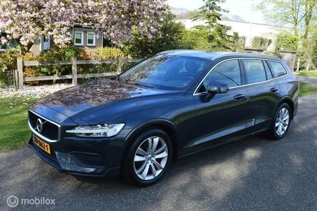 Grijs Gebruikt 2019 Volvo V60 Momentum Stationwagen | € 16.500 - Afbeelding 1/4
