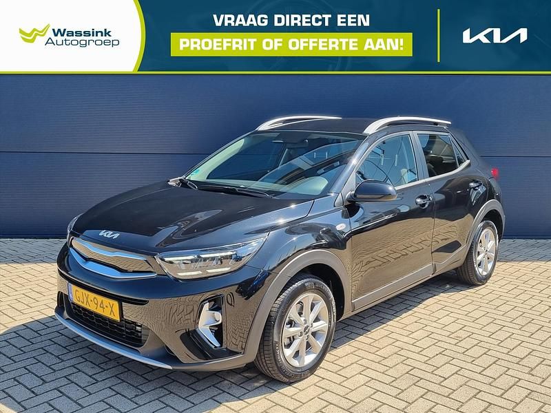 Zwart Gebruikt 2024 Kia Stonic SUV | € 23.690 (Iets duurder) - Afbeelding 1/4