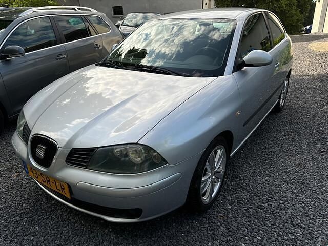 Grijs Gebruikt 2006 Seat Ibiza Hatchback | € 1.499 (Eerlijke prijs) - Afbeelding 1/4
