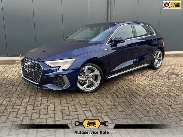 Blauw Gebruikt 2021 Audi A3 Sportback S-Line Hatchback | € 21.940 (Goede deal) - Afbeelding 1/4